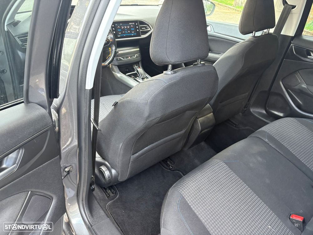 Peugeot 308 SW - 12