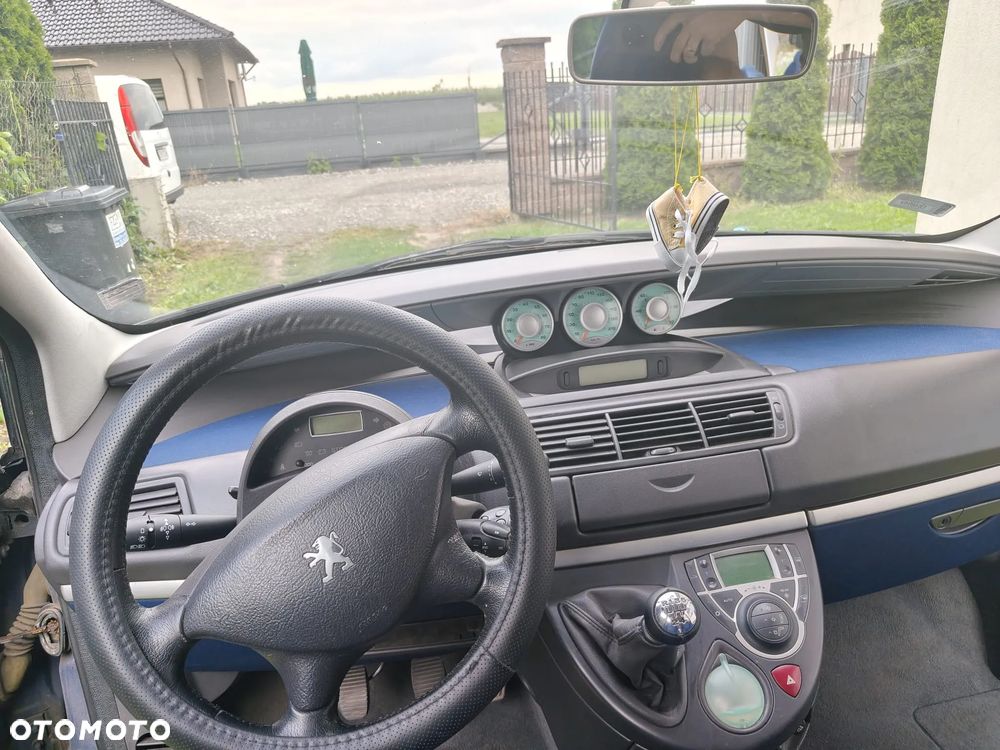 Peugeot 807 2.2 ST - 7