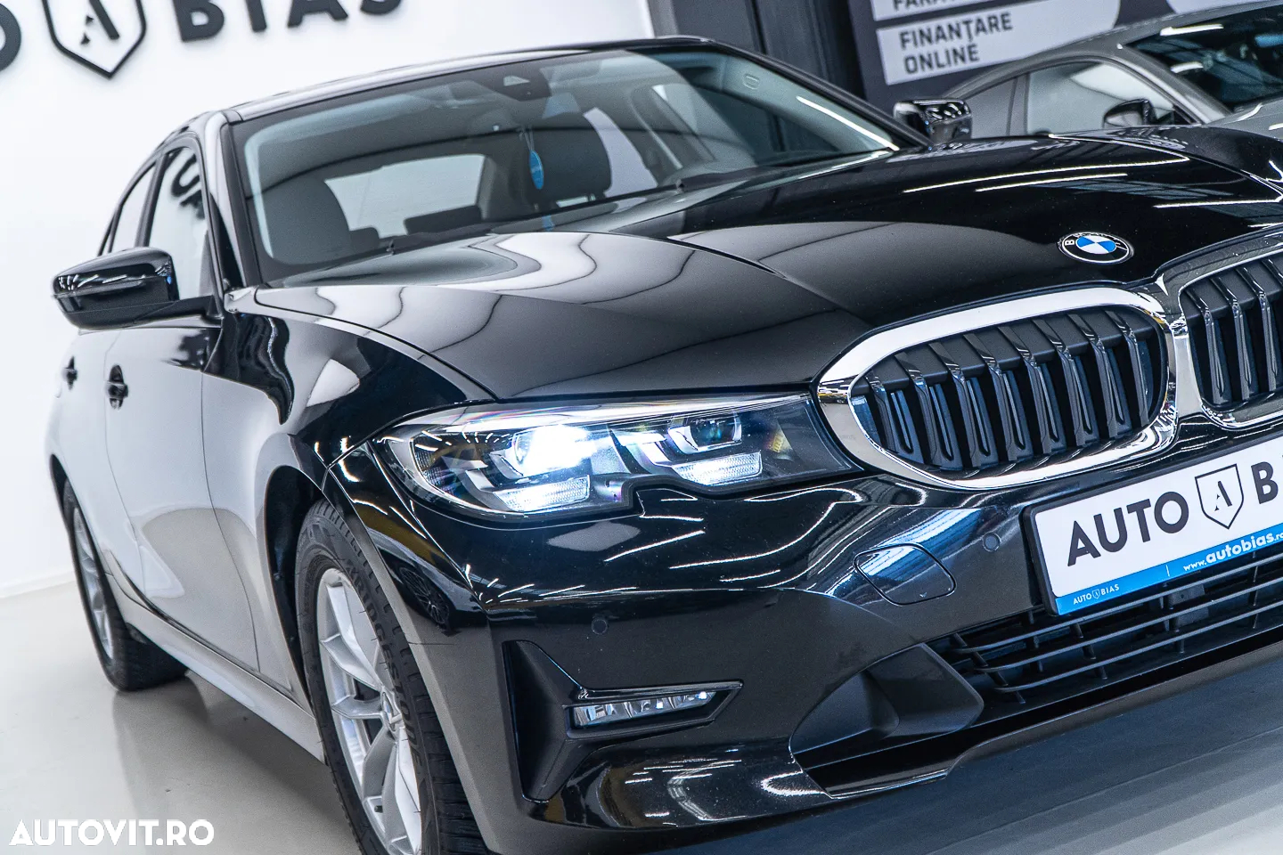 BMW Seria 3 318d Aut. Sport Line - 30