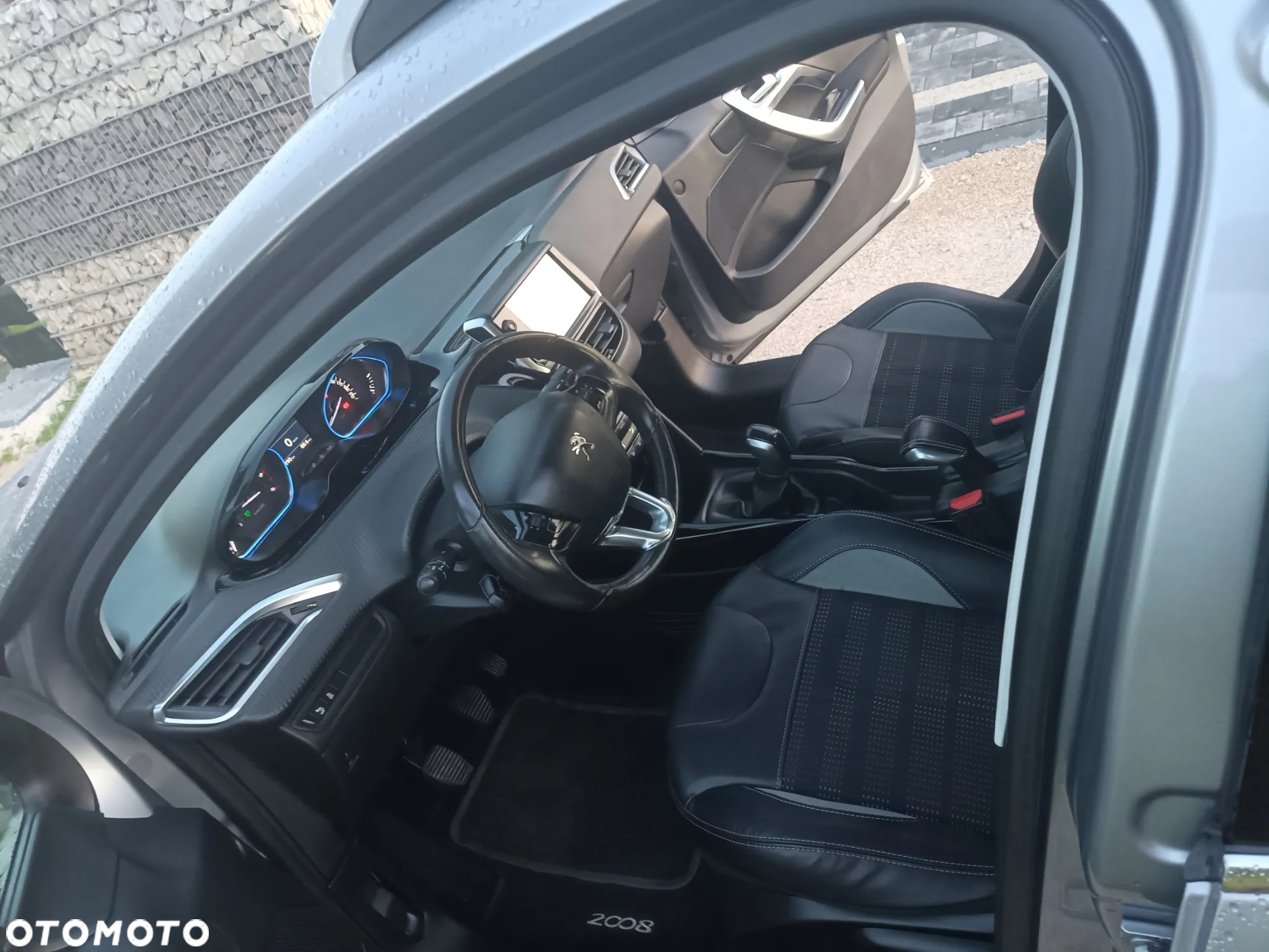 Peugeot 2008 BlueHDi 100 STOP & START Allure - 26