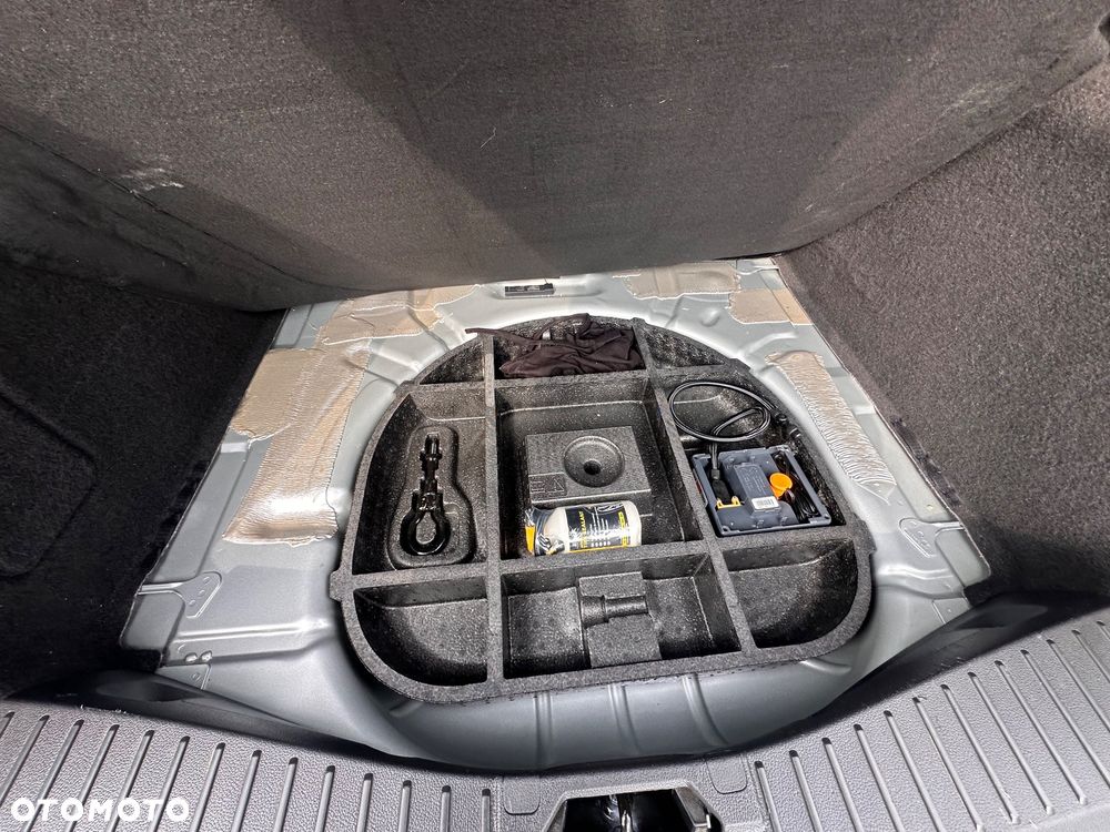 Ford C-MAX 2.0 TDCi Start-Stop-System Titanium - 23