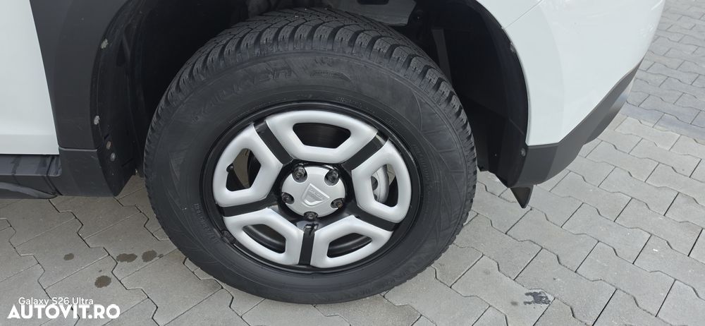 Dacia Duster TCe 90 Essential - 17