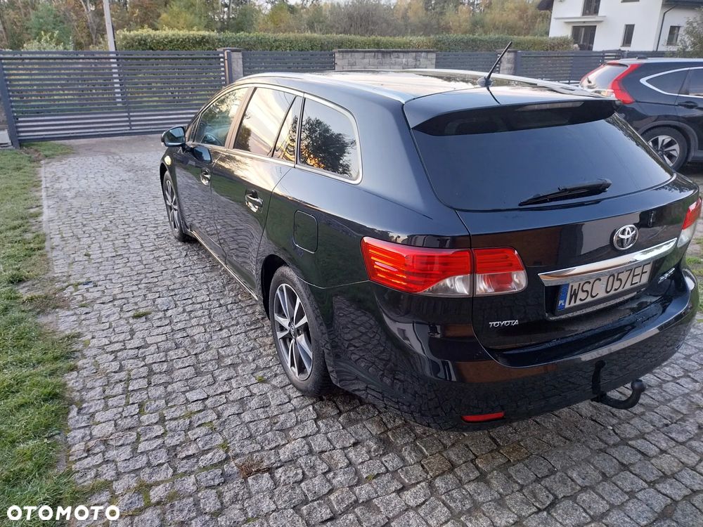 Toyota Avensis 2013 photo 5