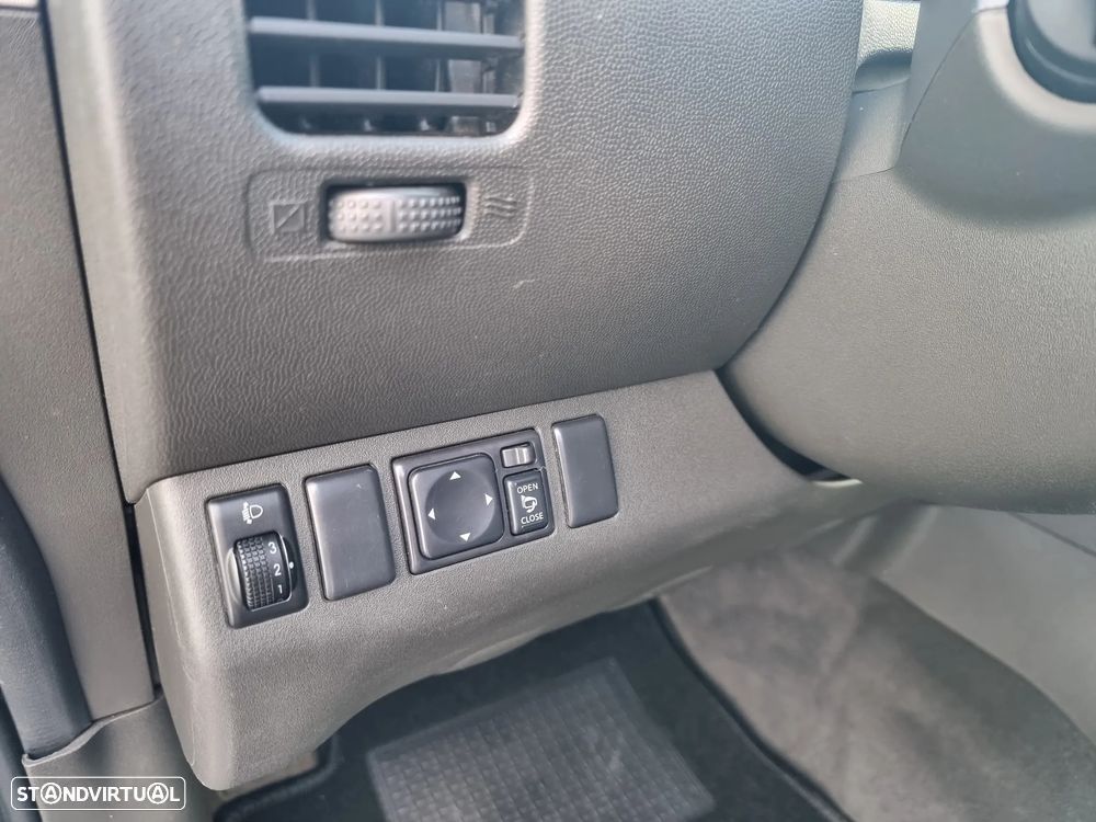Nissan Navara 2.5 dCi CD LE 4WD - 11