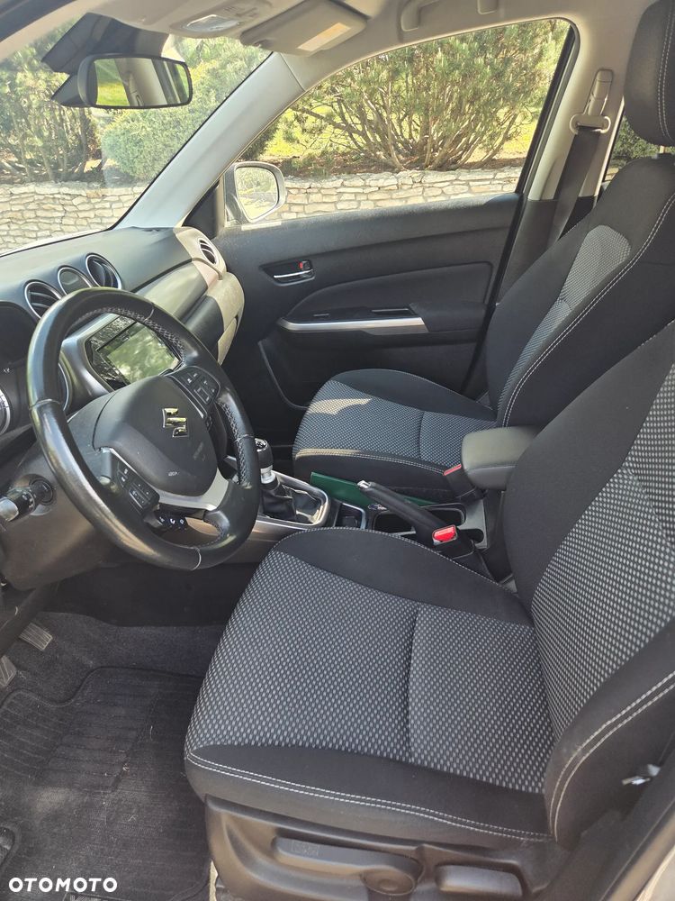 Suzuki Vitara 1.4 Boosterjet Hybrid Comfort - 23