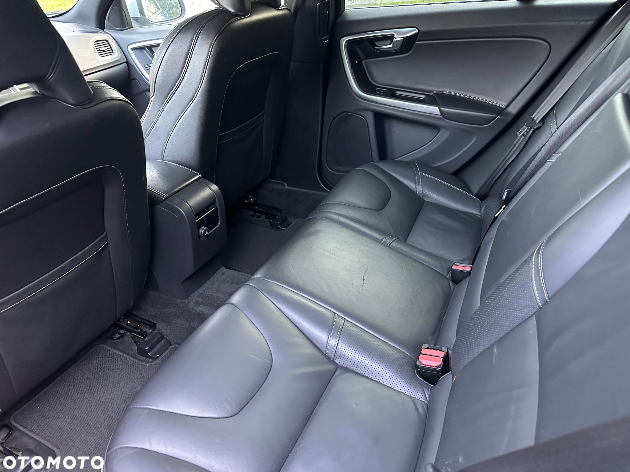 Volvo V60 D4 Drive-E R-Design Momentum - 21