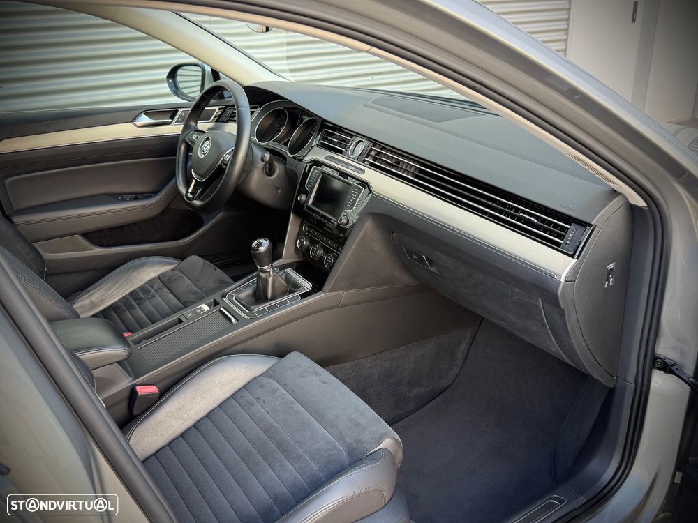VW Passat 2.0 TDI Highline - 9