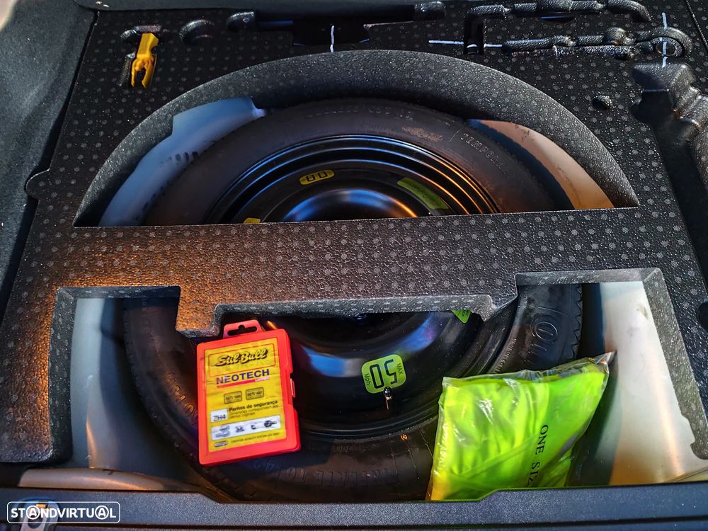 Peugeot 2008 1.6 BlueHDi Style - 51