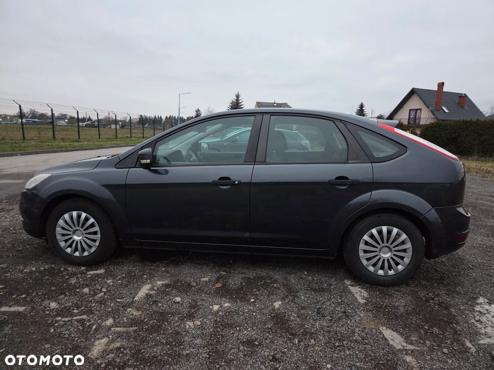 Ford Focus 1.6 Ambiente - 9