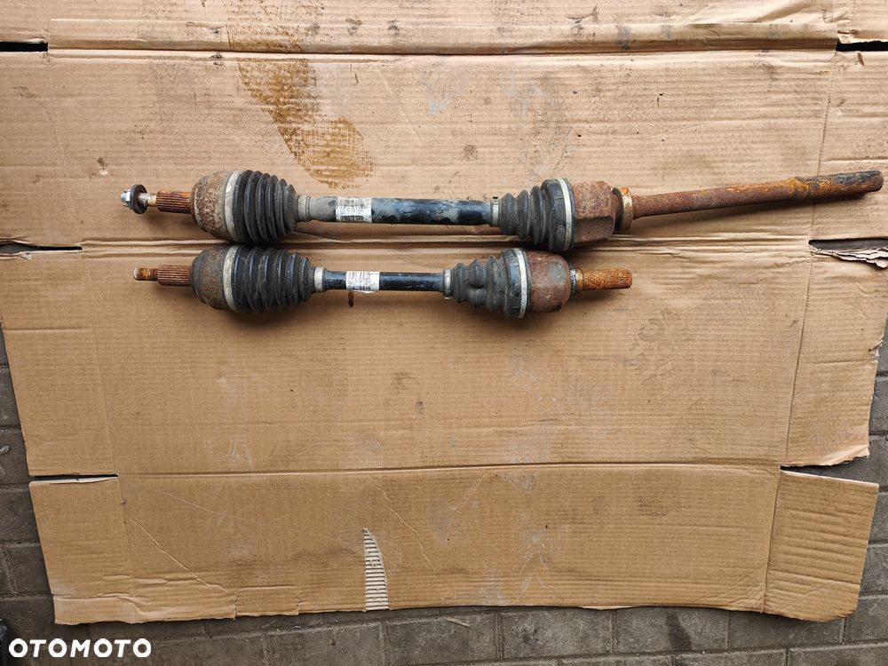 RENAULT LAGUNA III 2.0 DCI PÓŁOŚ LEWA PRAWA 8200618168 8200618162 - 1