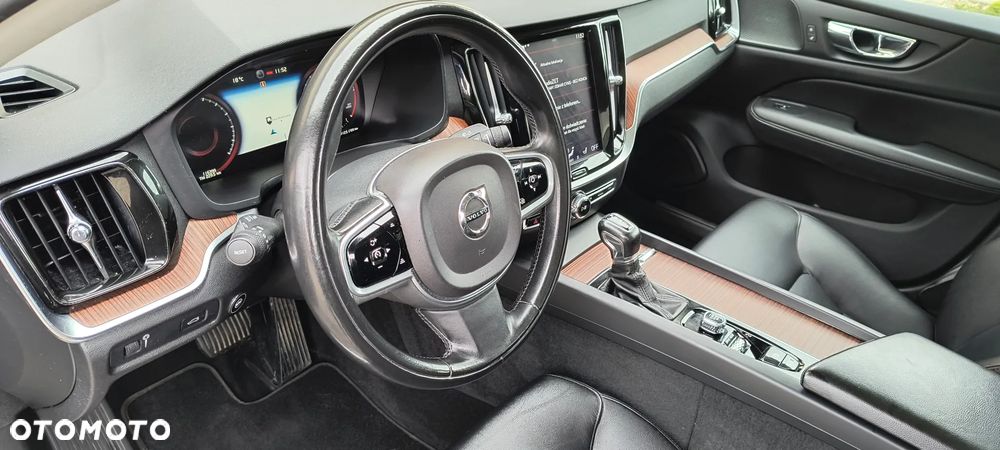 Volvo S60 T6 AWD Momentum Pro - 13