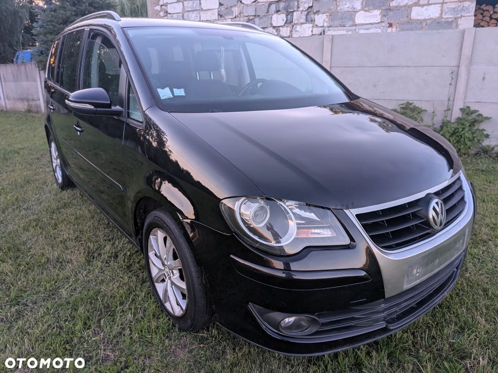 Volkswagen Touran - 1