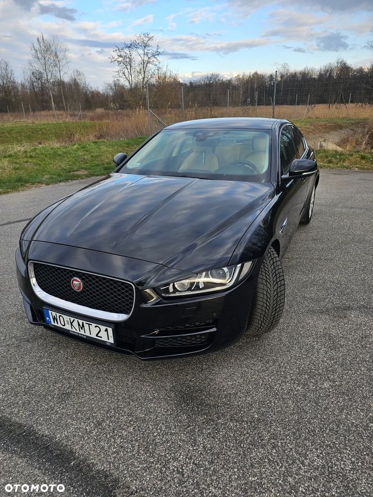 Jaguar XE - 1