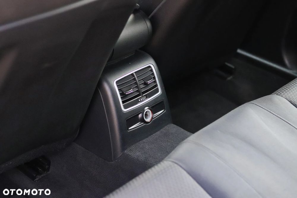 Audi A6 Avant 2.0 TDI - 26