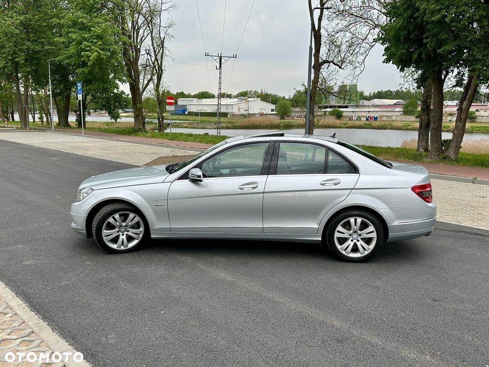 Mercedes-Benz Klasa C 180 BlueEFFICIENCY Avantgarde - 16