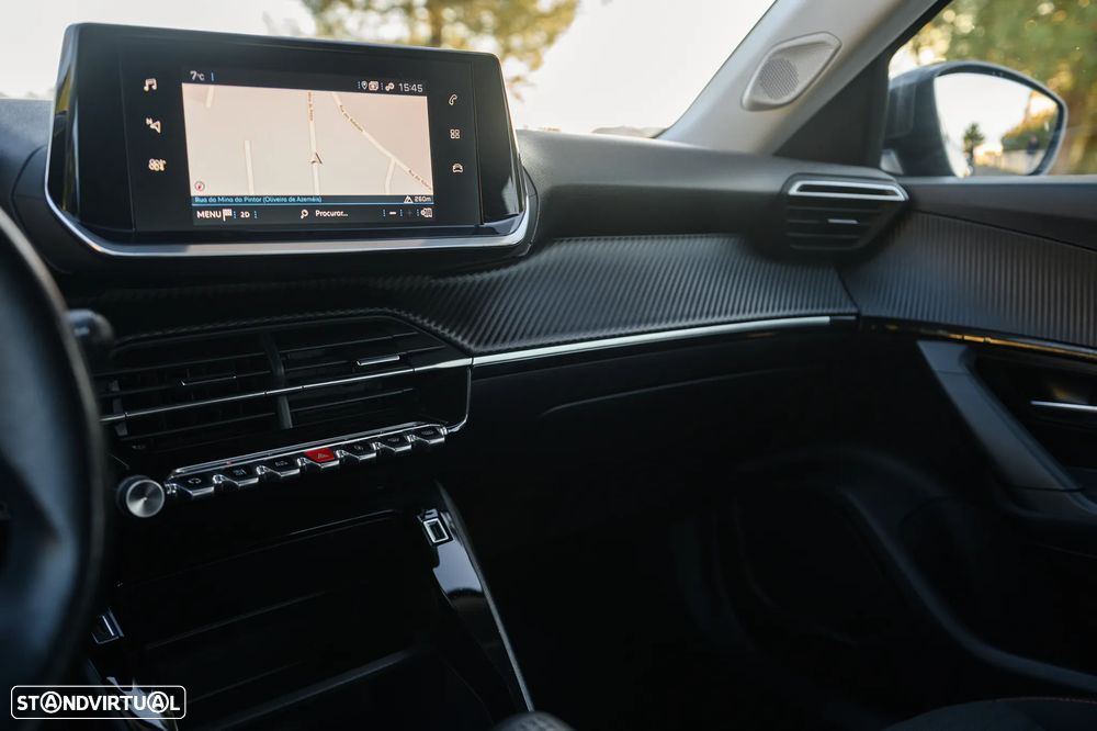 Peugeot 2008 1.2 PureTech Allure Pack - 31