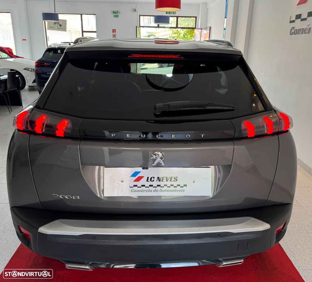 Peugeot 2008 1.2 PureTech Allure EAT8 - 8