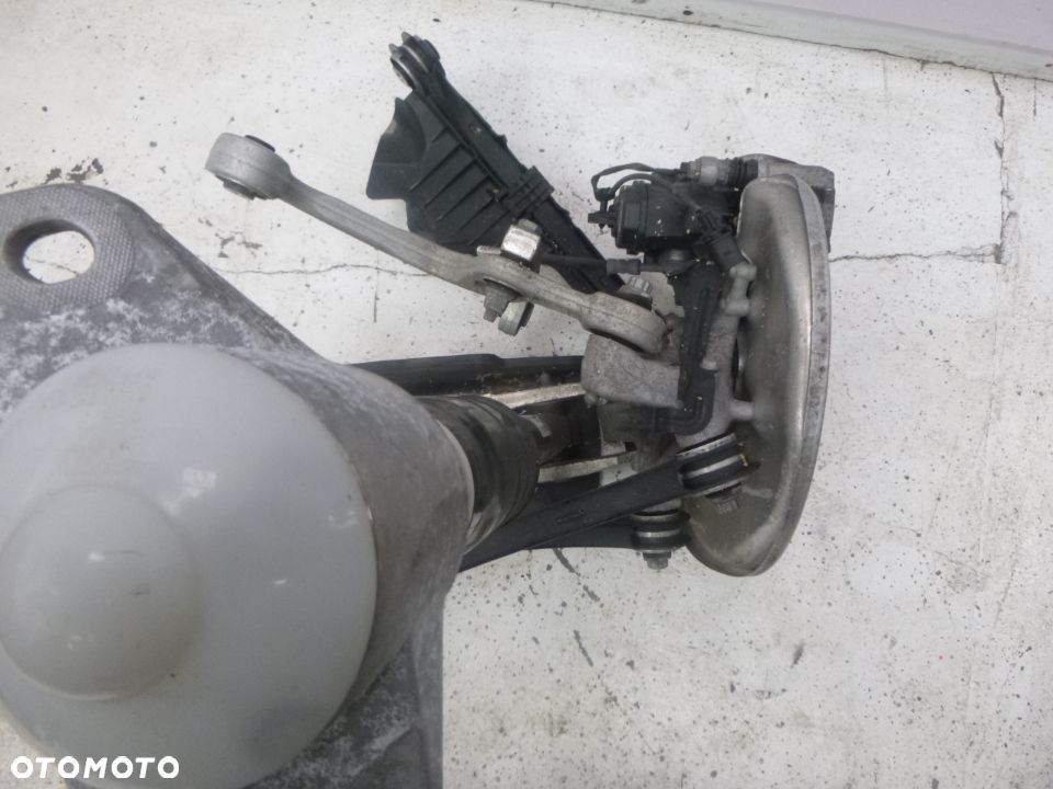ZWROTNICA PIASTA TYŁ PRAWY A4 B9 8W0505432T - 11