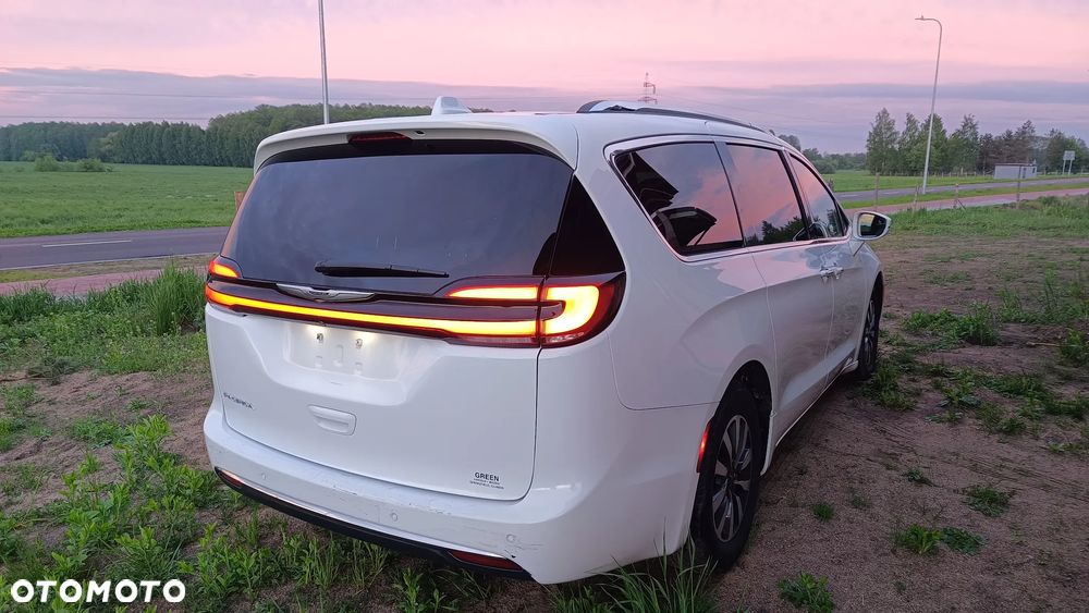 Chrysler Pacifica - 30