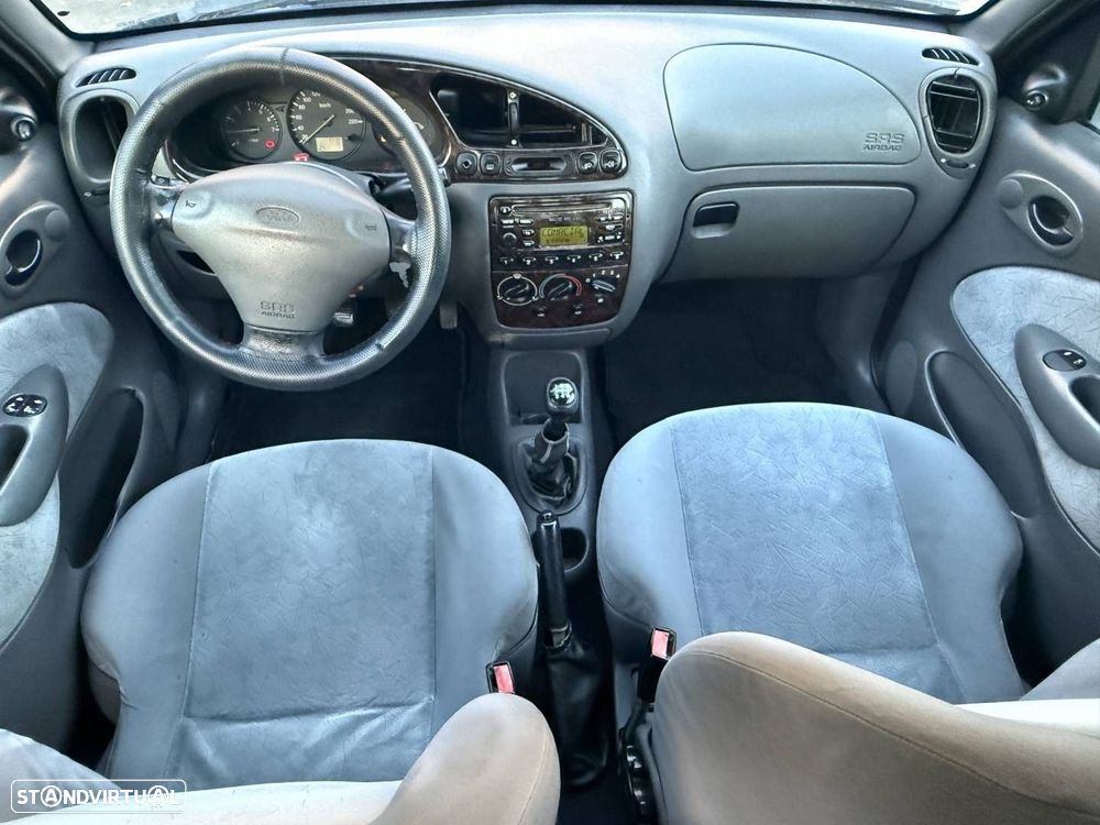 Ford Fiesta 1.25 Ghia - 12