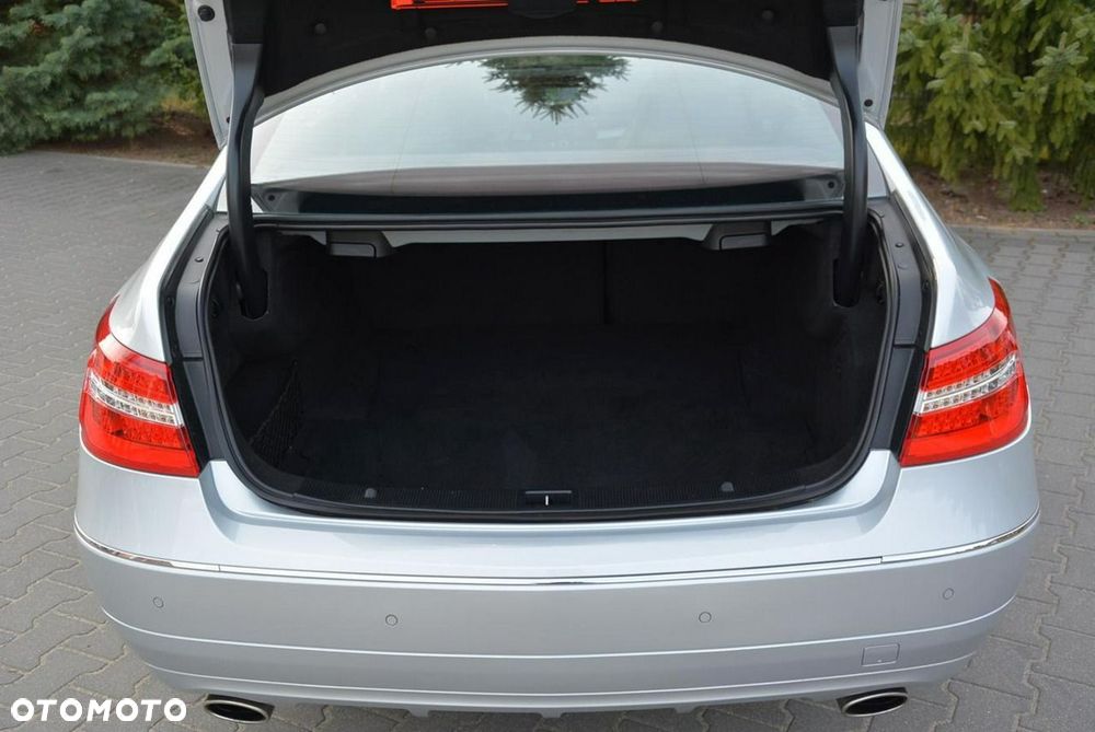 Mercedes-Benz Klasa E 350 CGI BlueEffICIENCY - 34