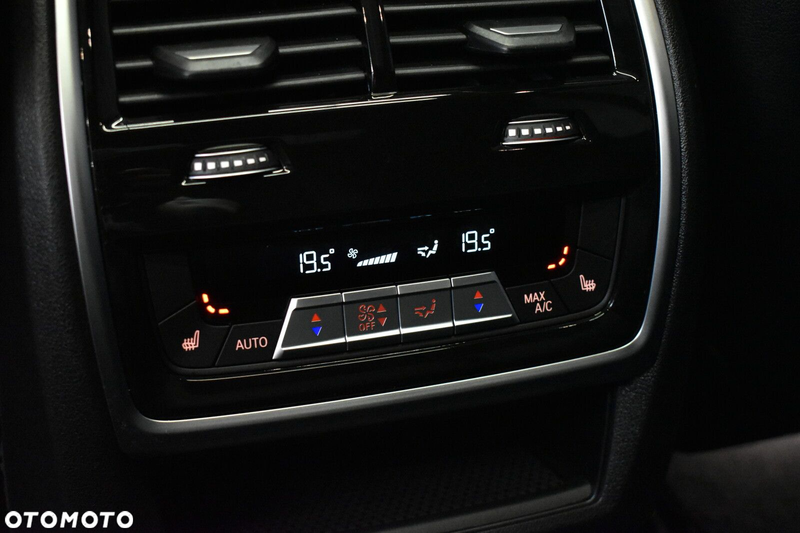 BMW X7 - 25