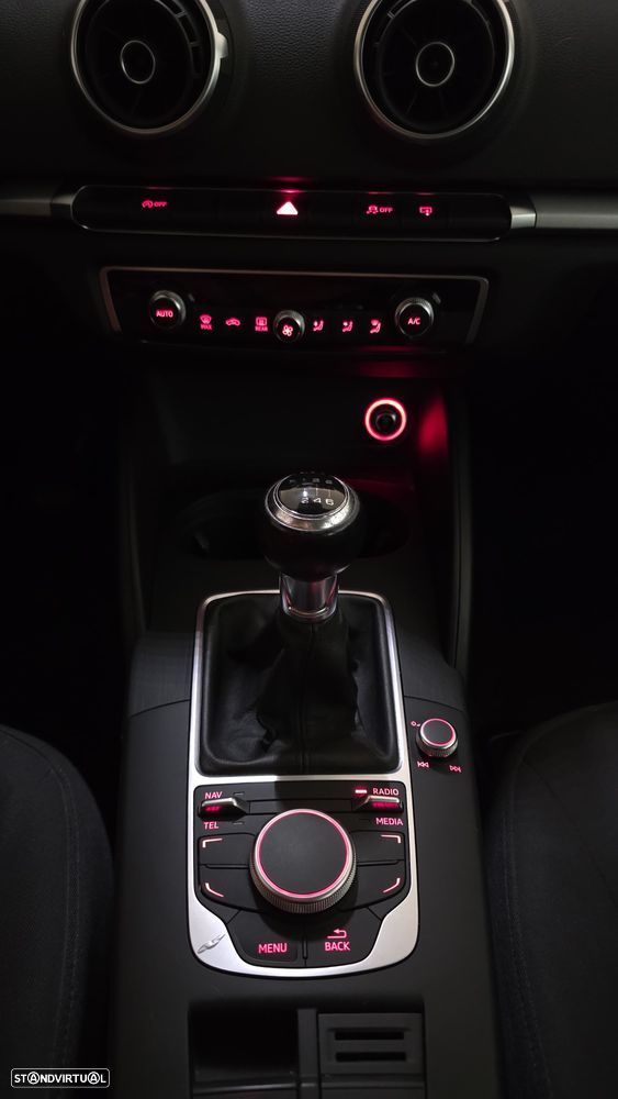 Audi A3 Sportback 2.0 TDI - 19