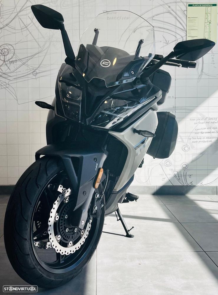 CF Moto 650GT - 3
