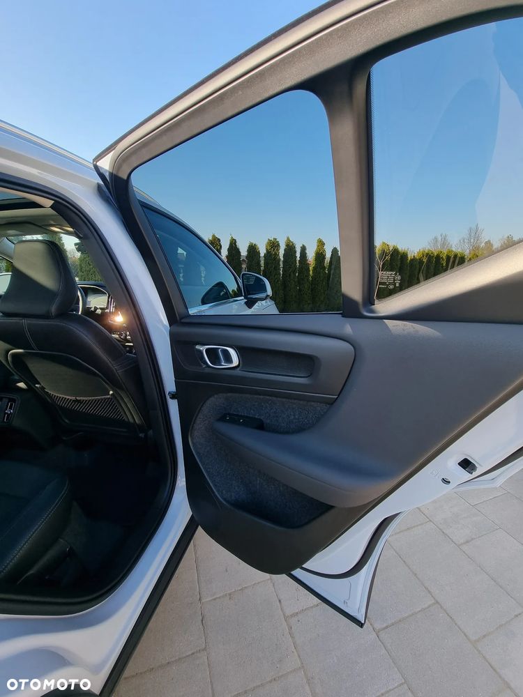 Volvo XC 40 T5 AWD Momentum (Intro Edition) - 9