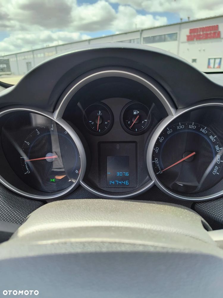 Chevrolet Cruze - 13