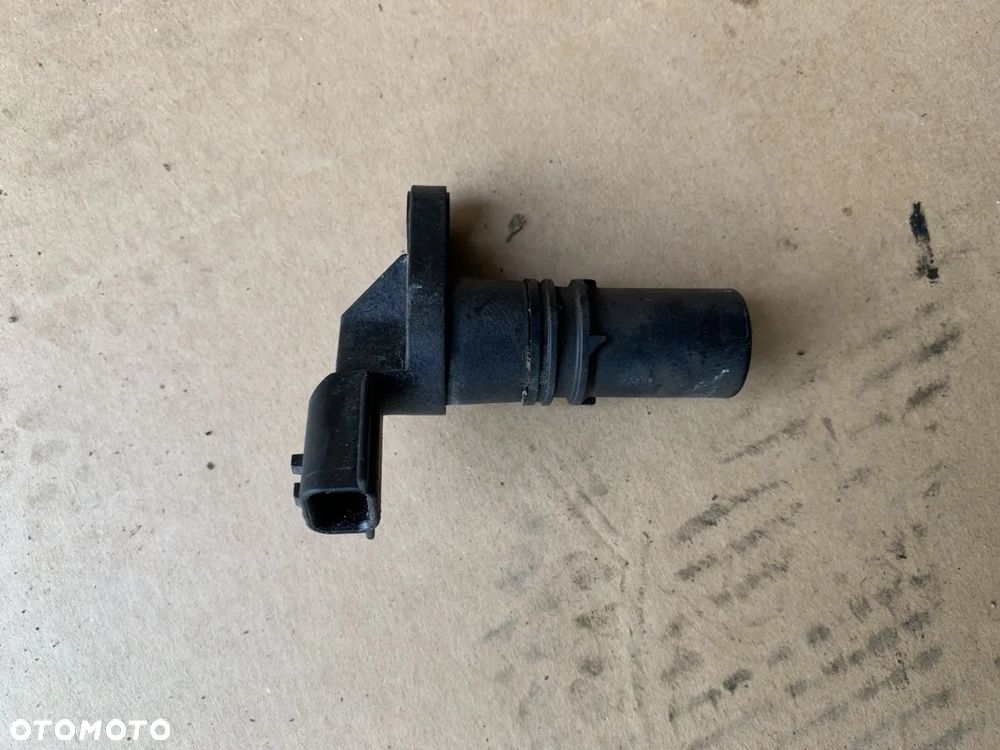 Czujnik położenia wału Renault Trafic III 1.6 DCI 8200885209A - 1