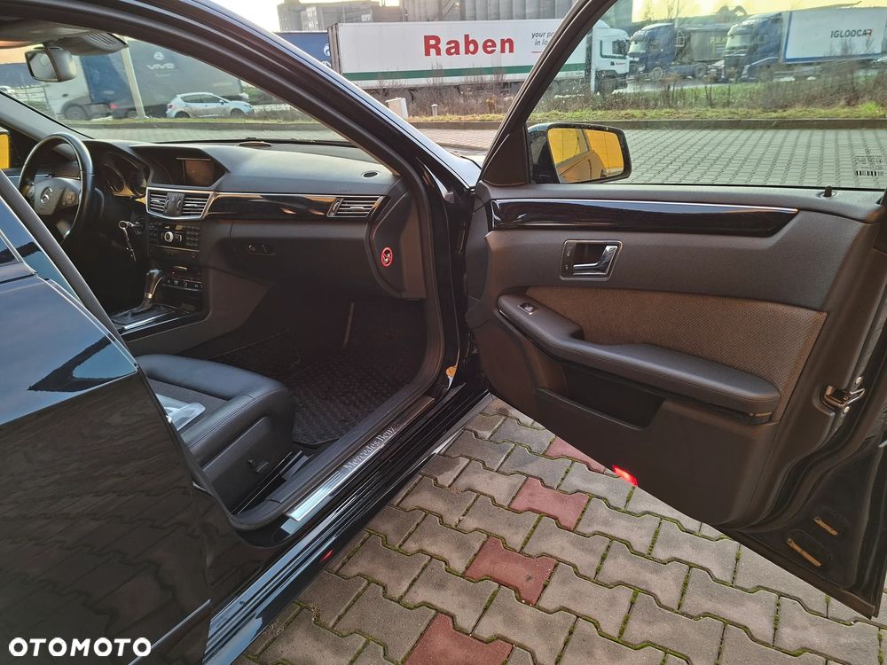 Mercedes-Benz Klasa E - 28