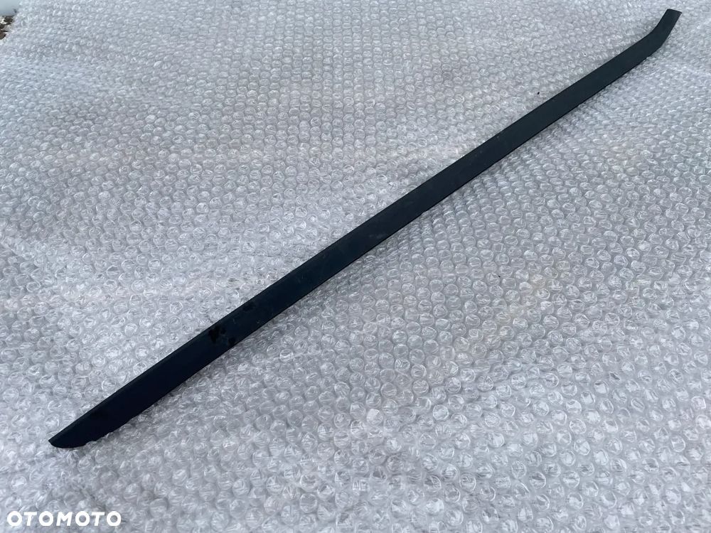 LISTWA ZGARNIAJĄCA PRAWA AUDI A6 C5 PRZED LIFT