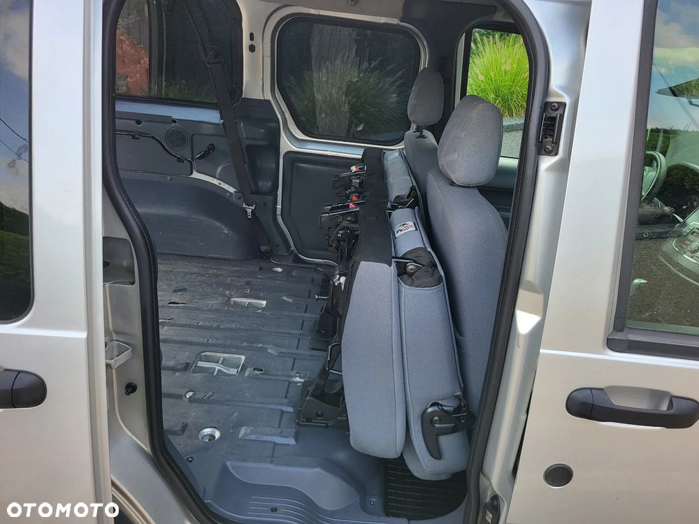 Ford Tourneo Connect - 15