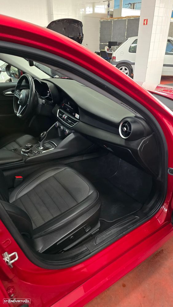 Alfa Romeo Giulia 2.2 D Sprint AT8 - 7