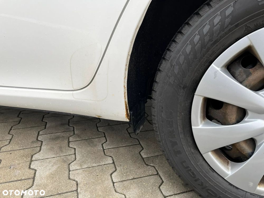 Toyota Auris 1.4 D-4D Terra EU5 - 26