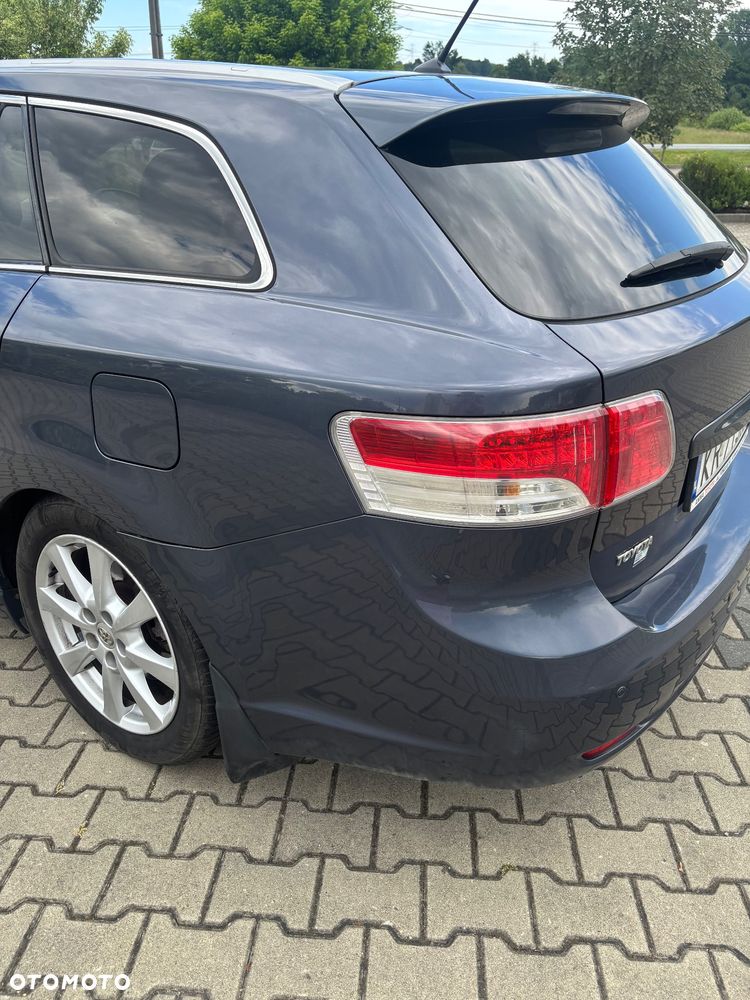 Toyota Avensis 2.0 D-4D Premium - 6