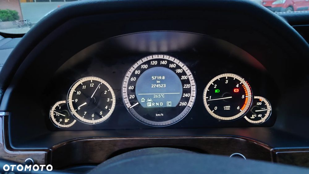 Mercedes-Benz Klasa E 220 CDI DPF BlueEFFICIENCY Automatik Avantgarde - 15
