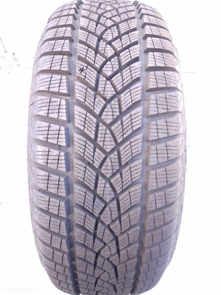 Goodyear UltraGrip PERFORMANCE + 215/60 R16 99H 2024 - 1
