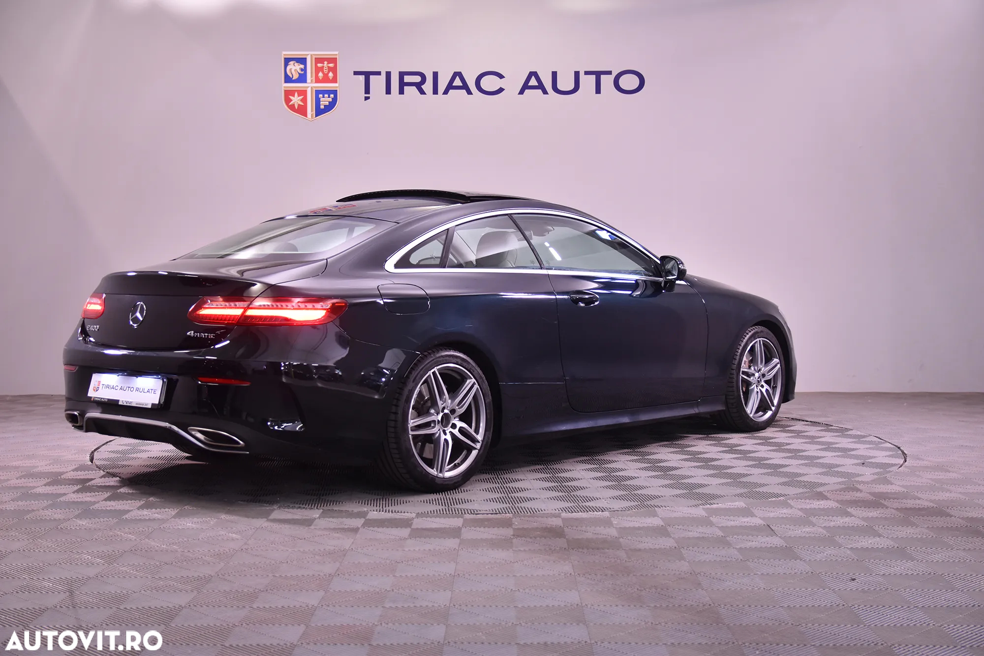 Mercedes-Benz E 400 Coupe 4MATIC Aut. - 5