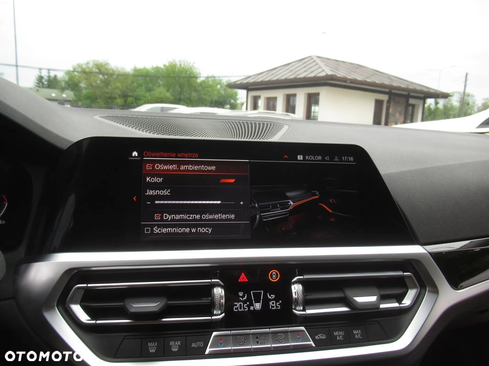 BMW Seria 3 318i Sport Line - 23