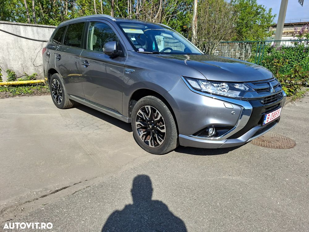 Mitsubishi Outlander - 25