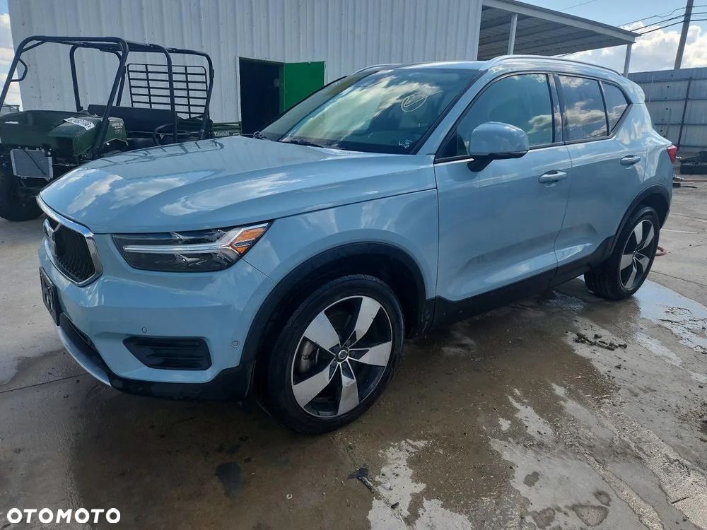 Volvo XC 40 T5 AWD Momentum - 1