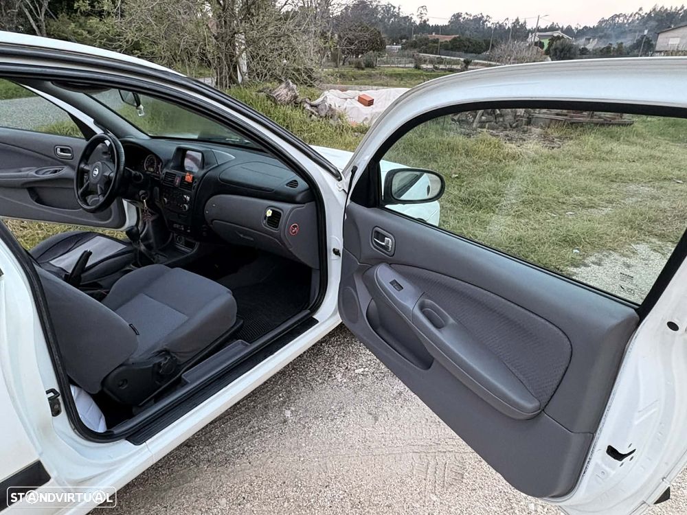 Nissan Almera - 10