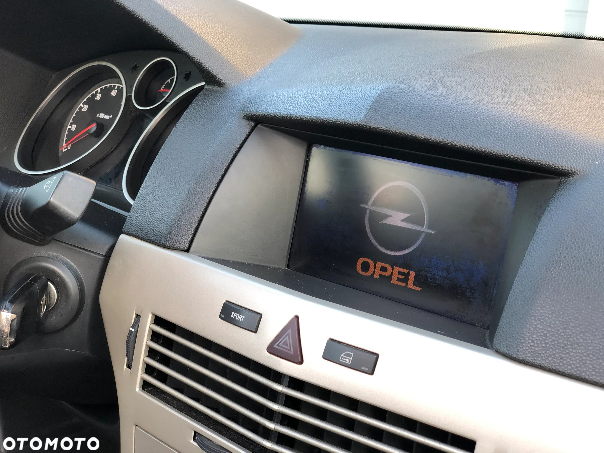 Opel Astra Twin Top 2.0 Turbo Edition - 31
