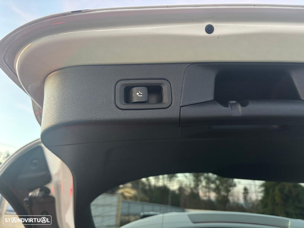 Mercedes-Benz B 250 e 8G-DCT AMG Line Advanced Plus - 23