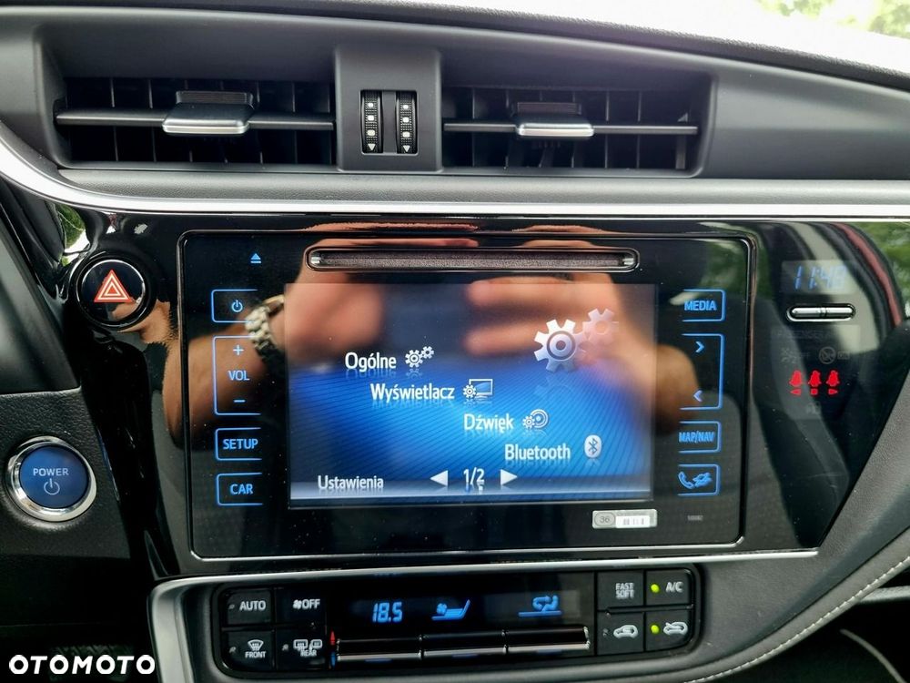 Toyota Auris Hybrid 135 Prestige - 20
