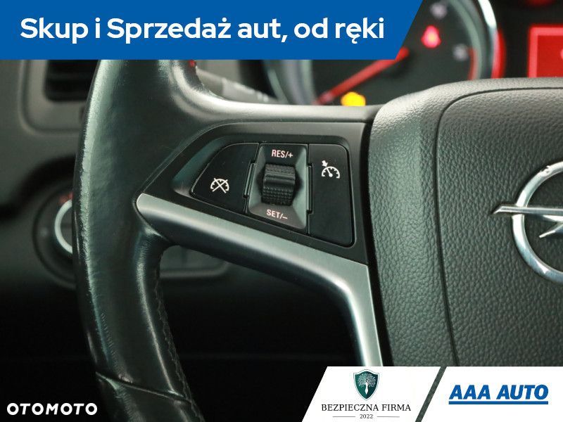 Opel Insignia - 15