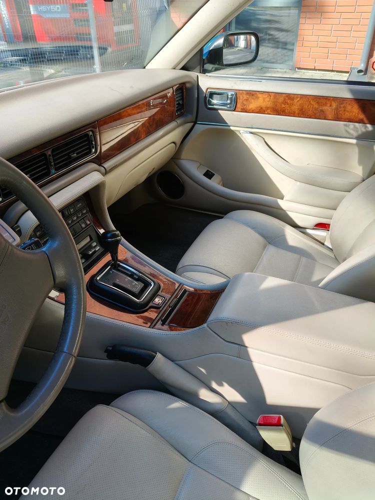 Jaguar XJ - 15