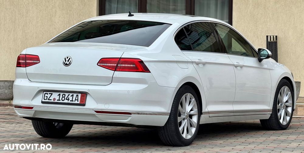 Volkswagen Passat 2.0 TDI (BlueMotion Technology) Highline - 21